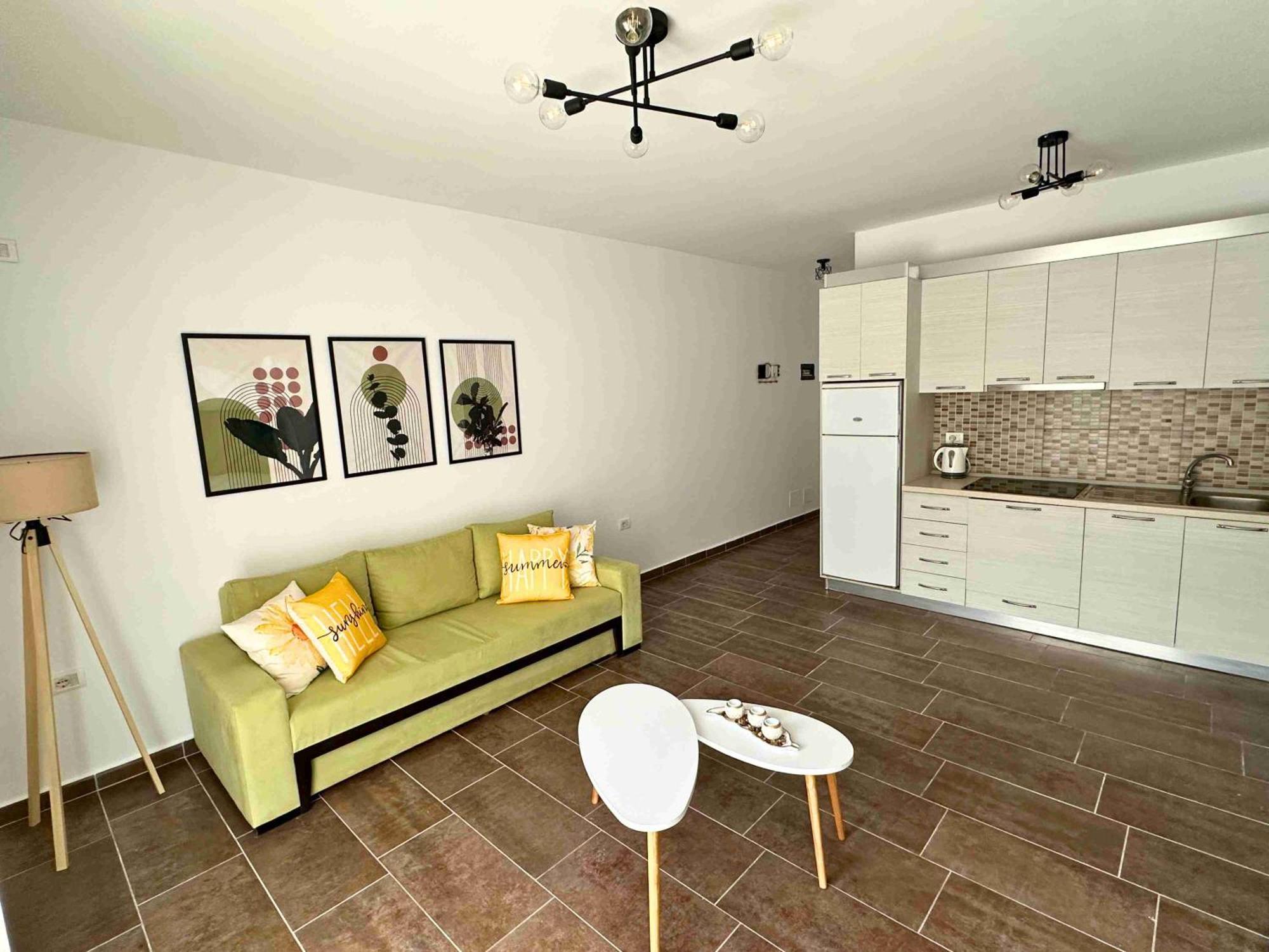 Tropicana Apartments Dhermi Luaran gambar