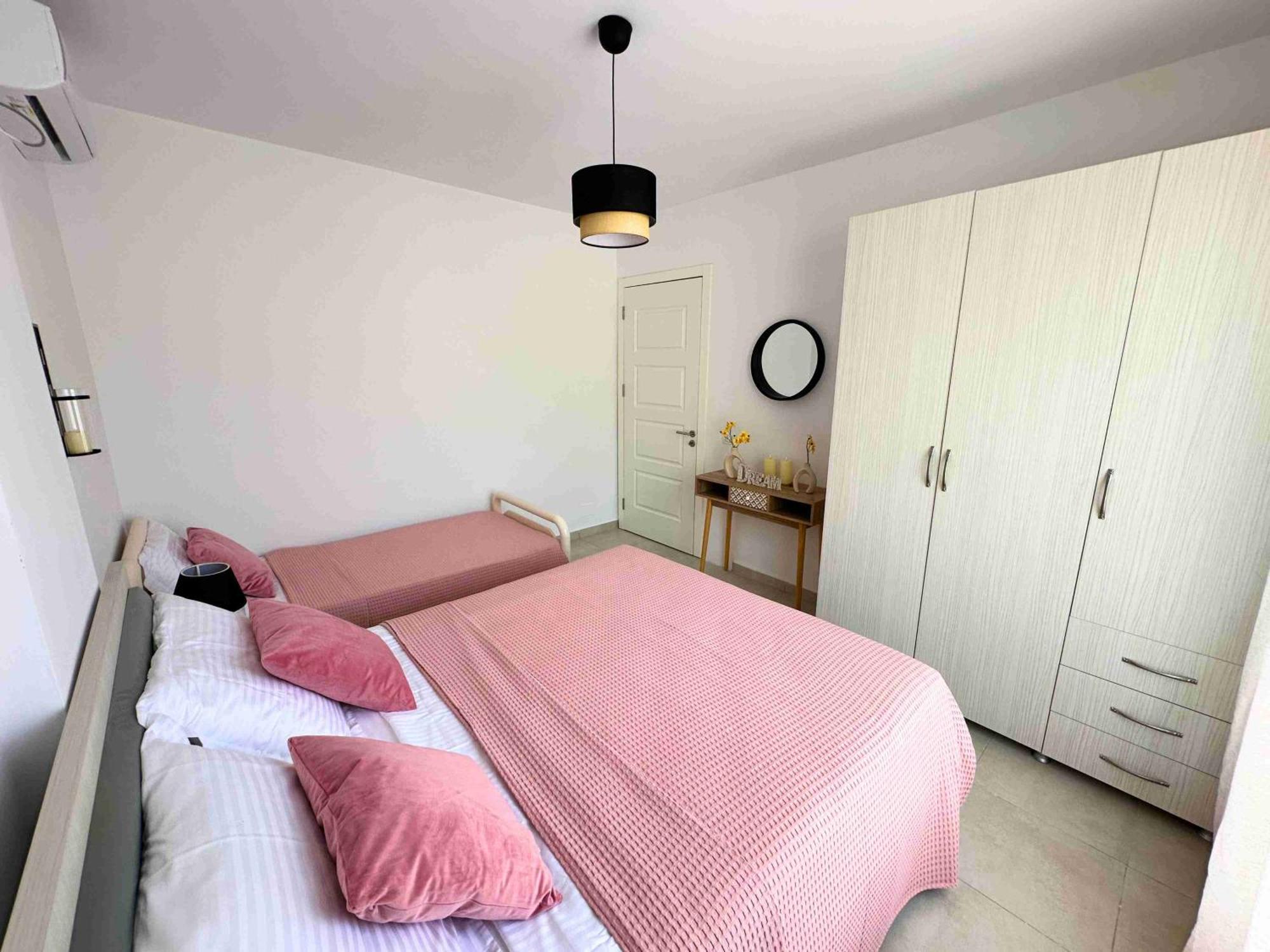 Tropicana Apartments Dhermi Luaran gambar
