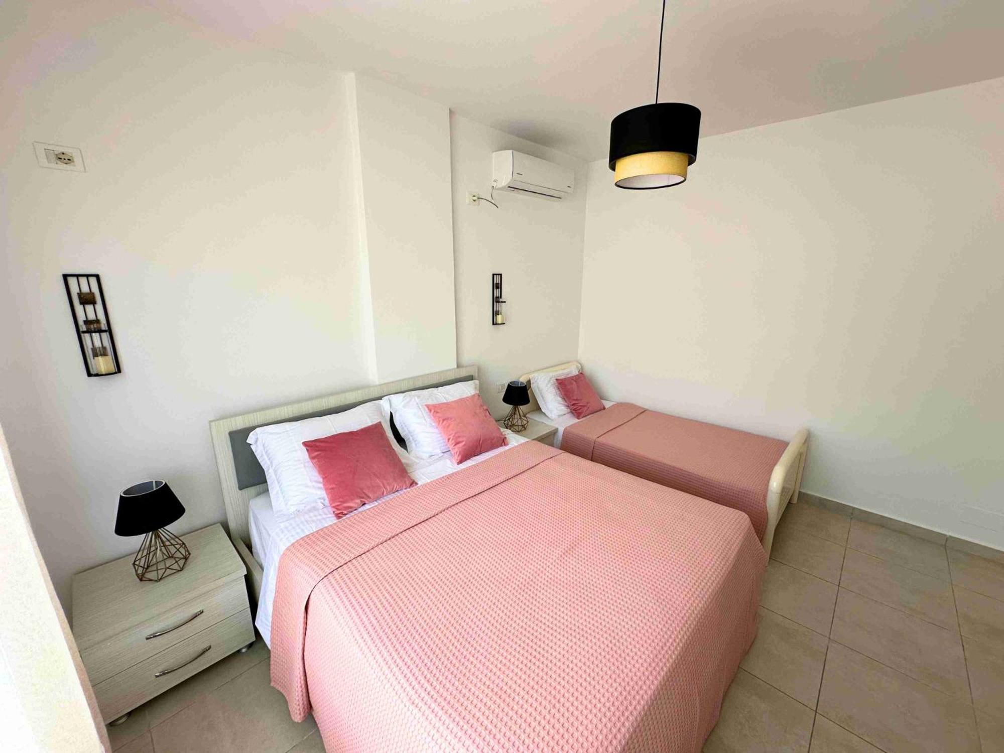 Tropicana Apartments Dhermi Luaran gambar