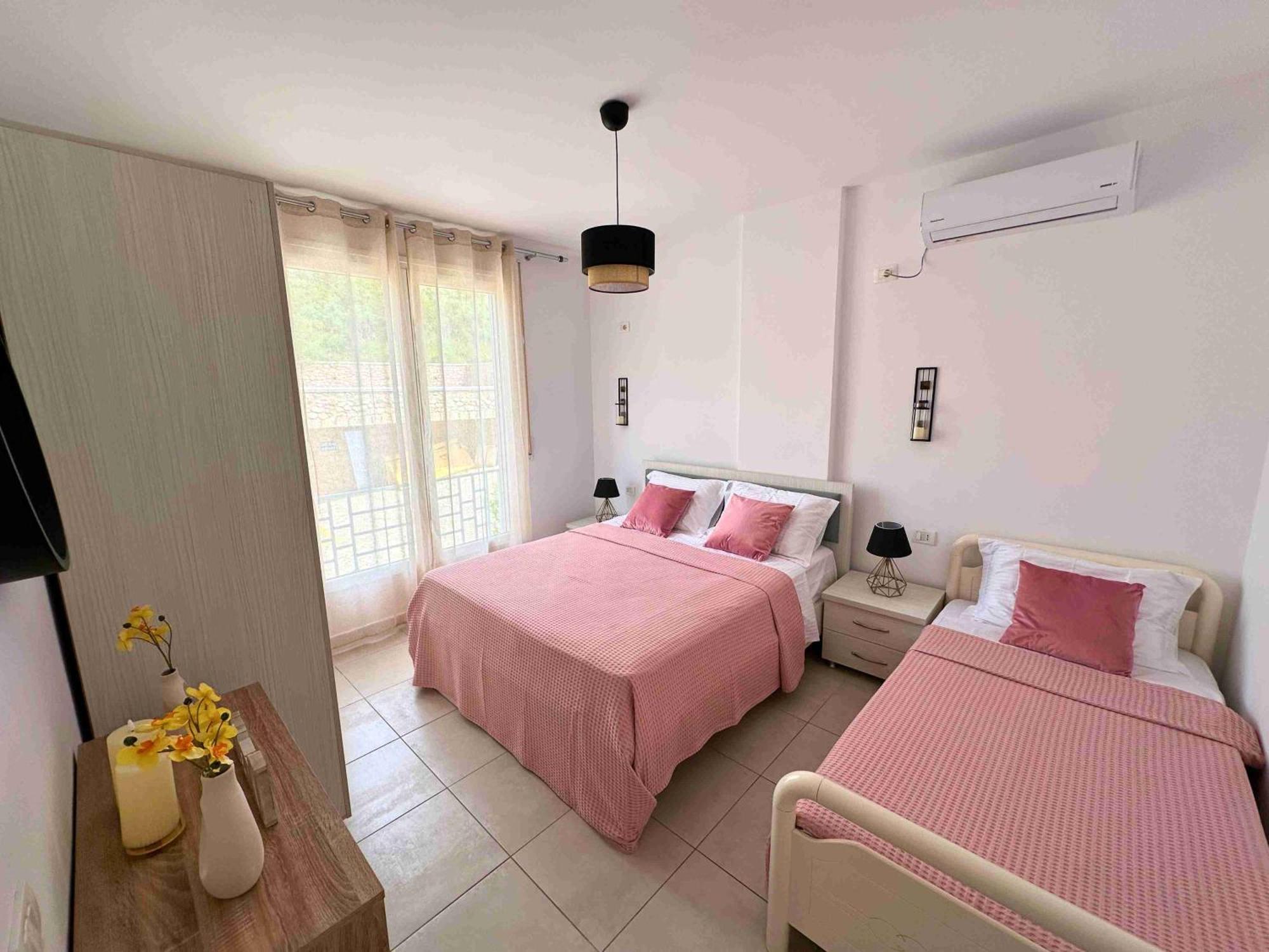 Tropicana Apartments Dhermi Luaran gambar