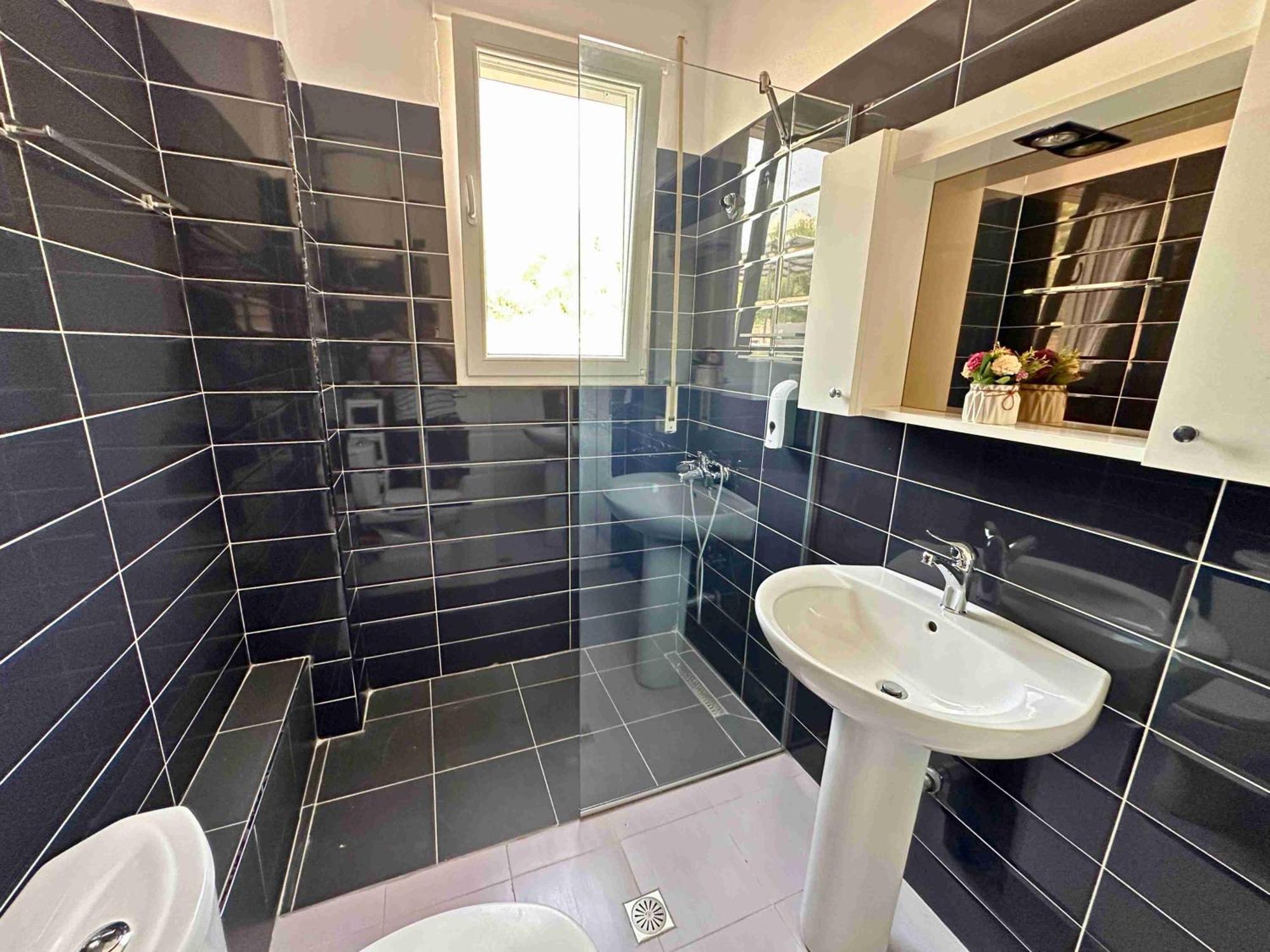 Tropicana Apartments Dhermi Luaran gambar