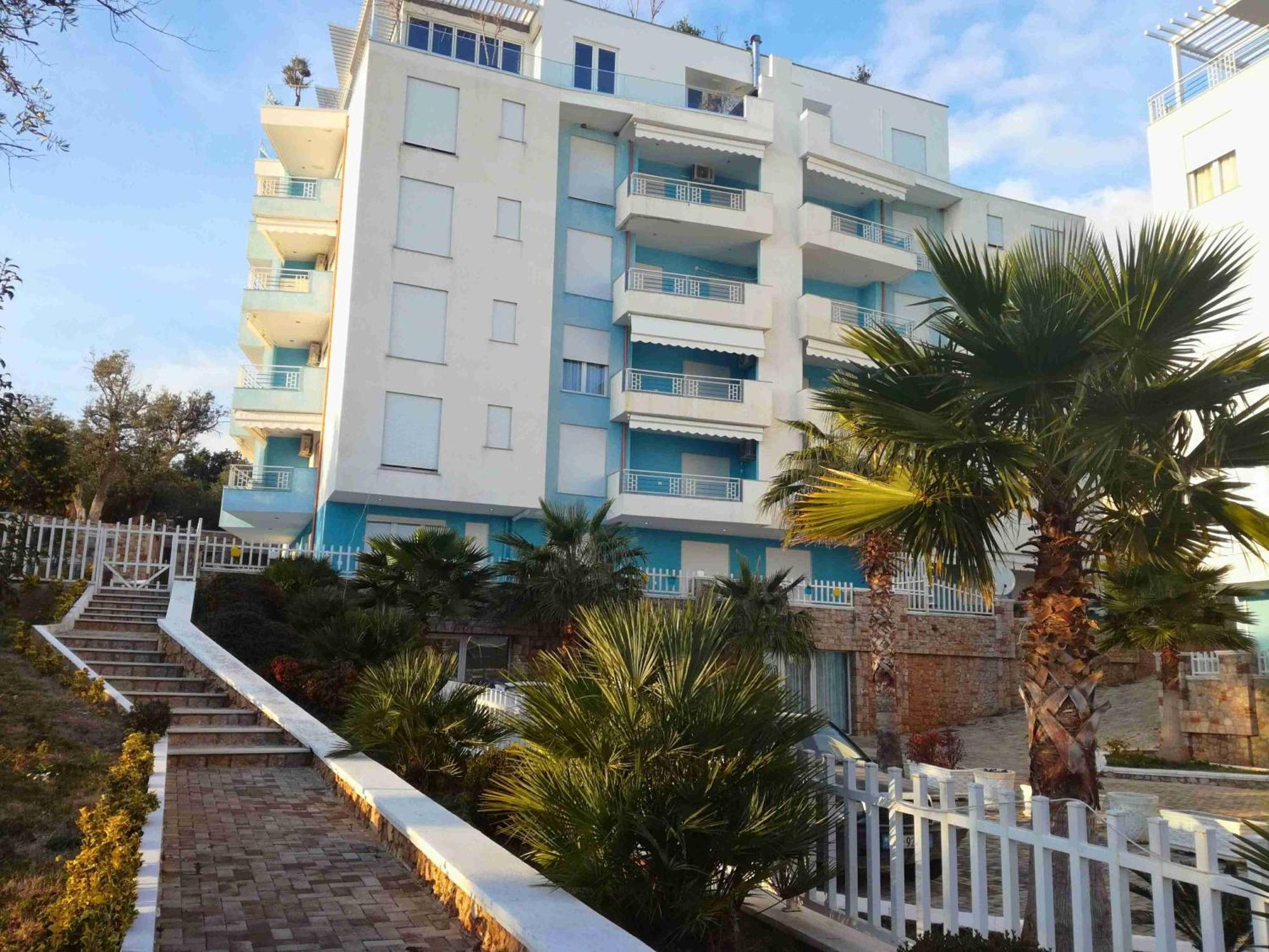 Tropicana Apartments Dhermi Luaran gambar
