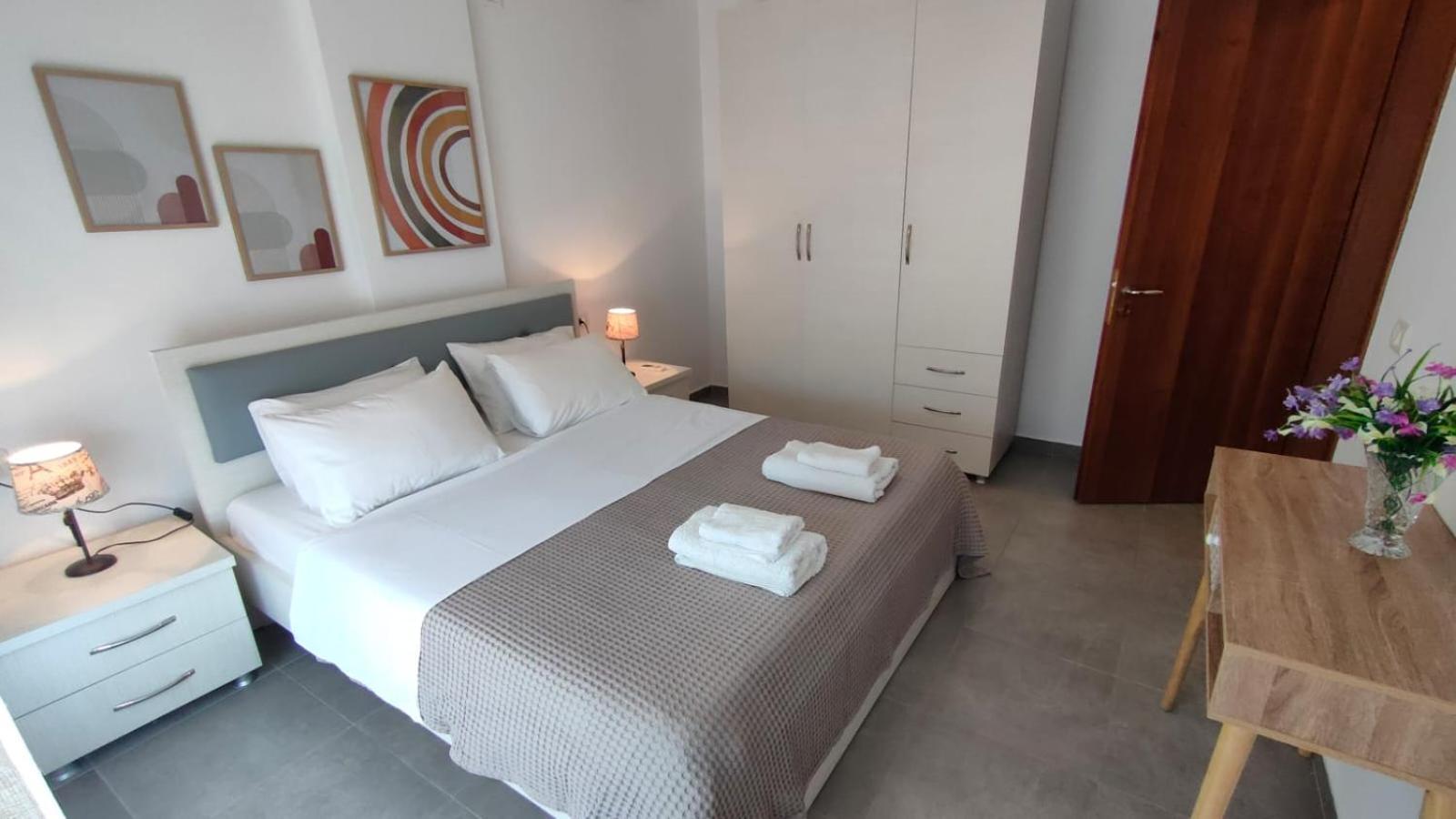 Tropicana Apartments Dhermi Bilik gambar